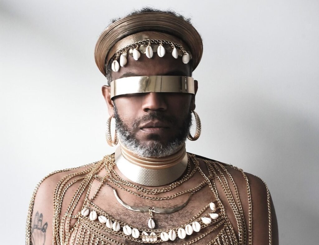 Ator, produtor, diretor, roteirista e comunicador Andr&eacute; D&rsquo;Lucca  letramento racial