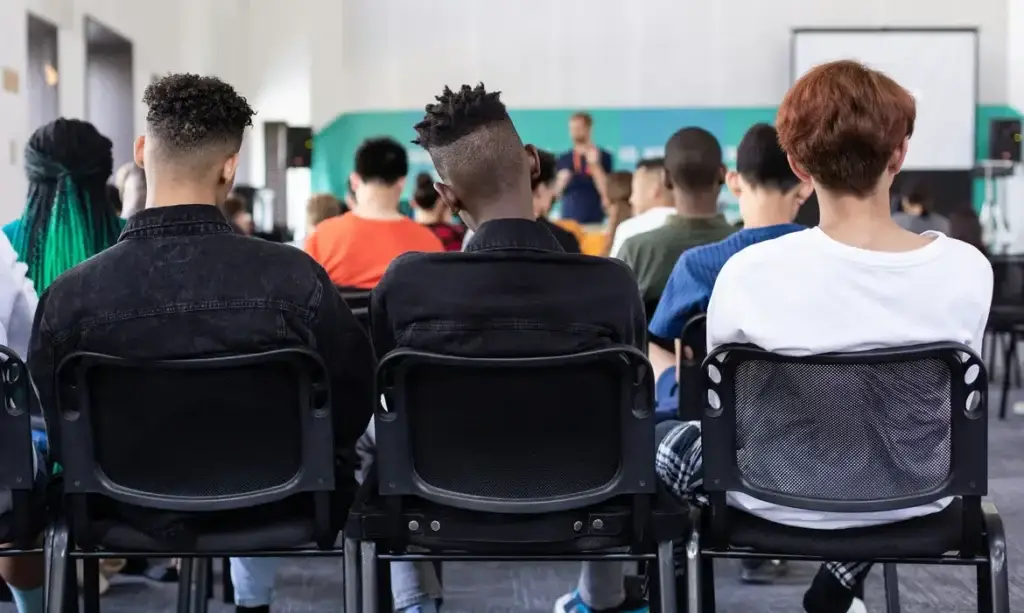 momentos que pedem reflexão e ações. Não se trata, então, apenas de aperfeiçoame