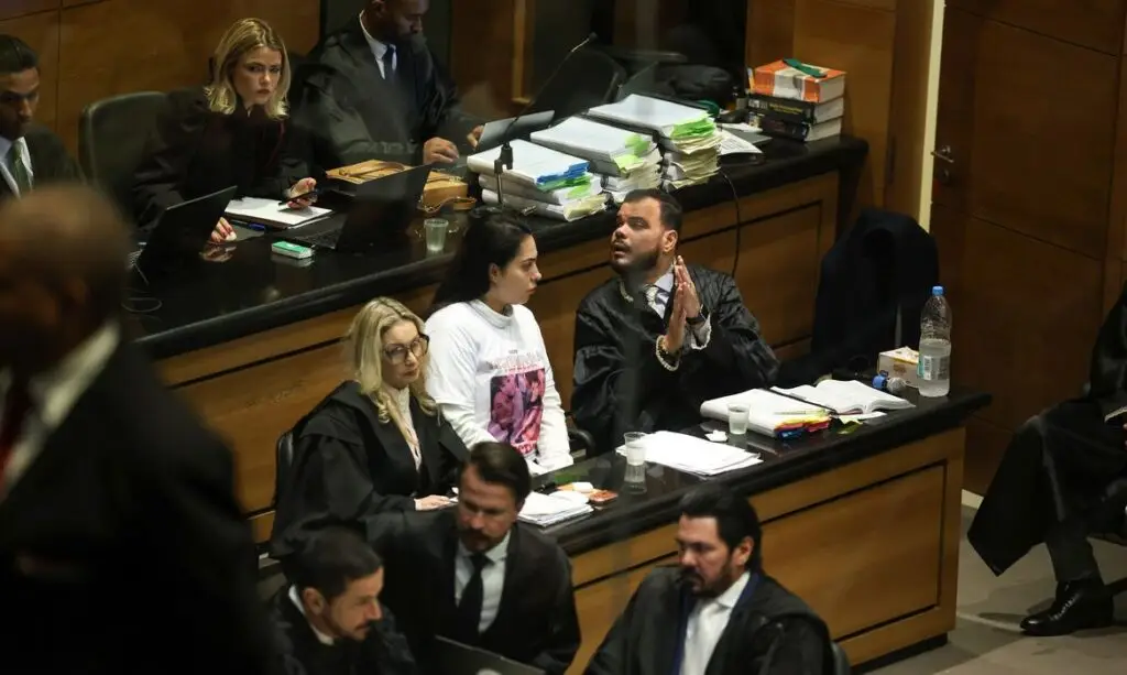 omissão, além de tortura e coação. Reunidos em sessão nesta terça-feira (28), os
