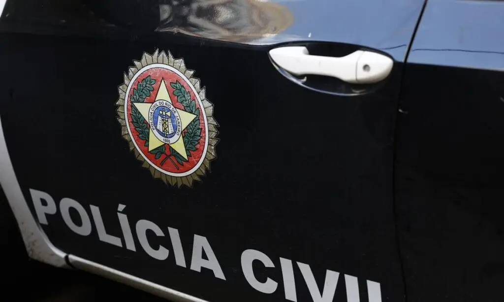 meio eletrônico: até dez anos (eram oito anos); roubo que resulta em morte: pena