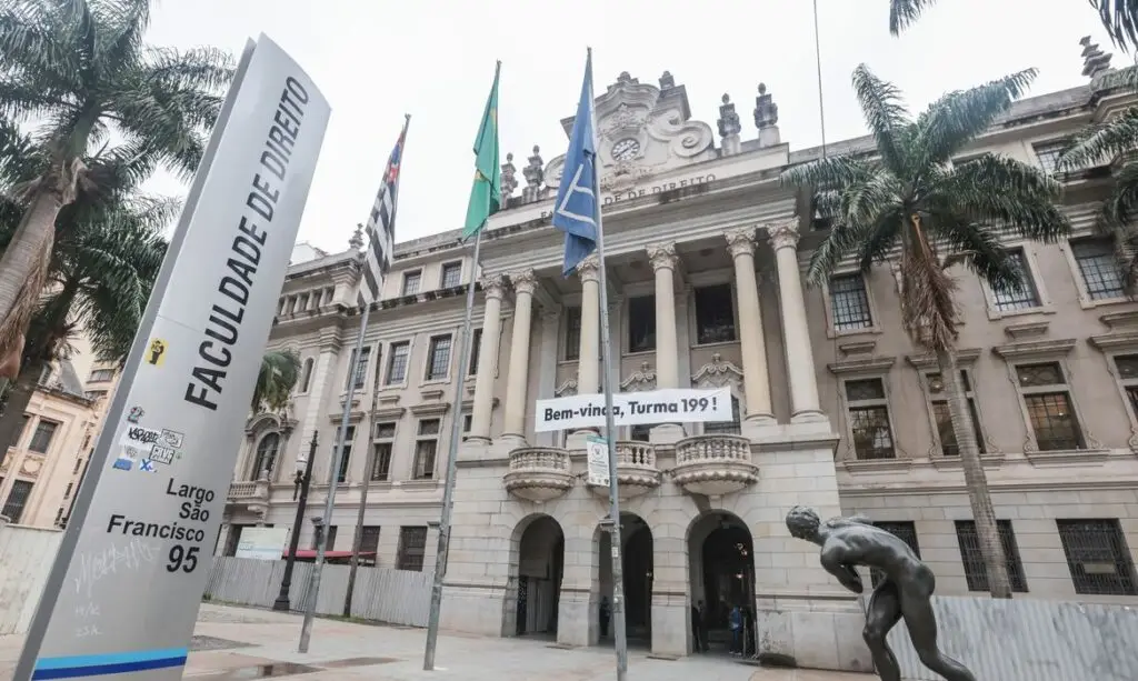 representantes da Pró-Reitoria de Graduação (PRG), da Pró-Reitoria de Inclusão e