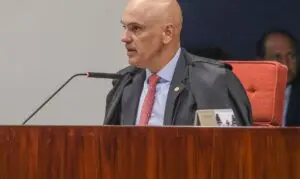 meio de golpes de Estado, deve ter os seus membros mais fortemente sancionados p