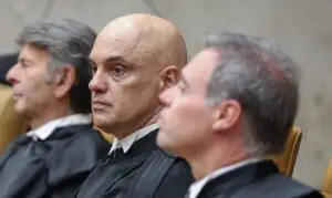 participação nos atos de 8 de janeiro e que queria a aplicação da Lei 15.402/202