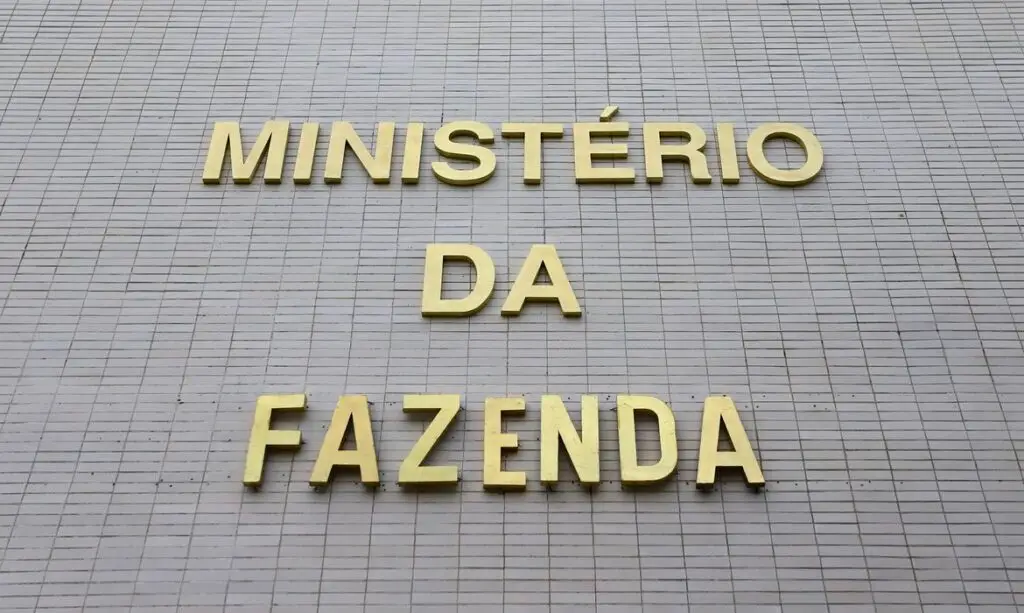 mais prazo de adaptação. A norma determina que bancos e instituições financeiras