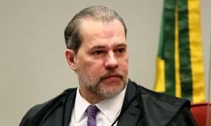 Nunes Marques. Mesmo após deixar o comando do tribunal, ela poderia continuar em