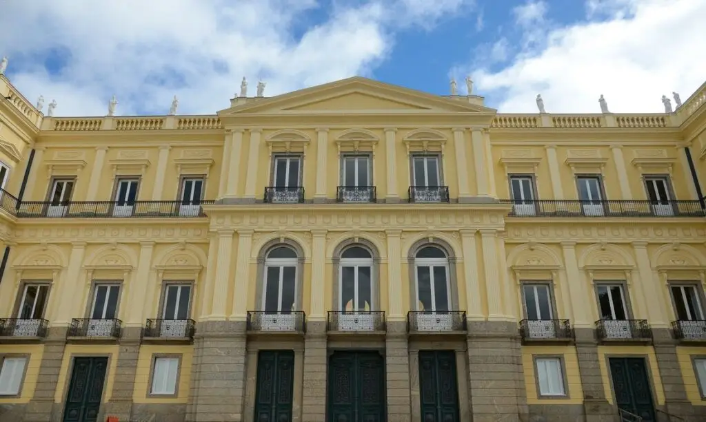 mais de 100 anos. Notícias relacionadas: Festa literária de Santa Teresa reúne c