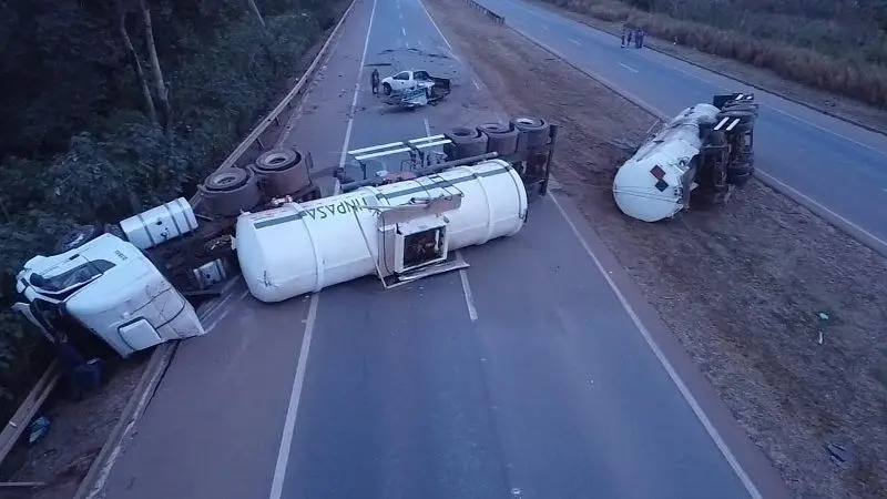 Acidente com carreta de etanol na Br-163 deixa motorista morto em Rondonópolis