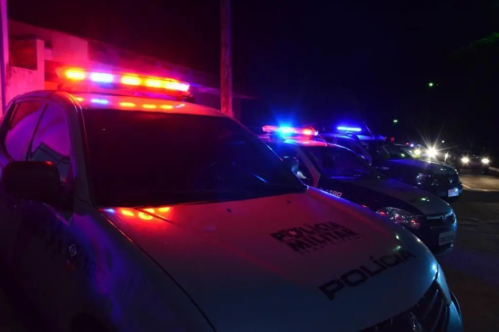 Homem é detido em flagrante após agredir companheira com machadinha em Sorriso