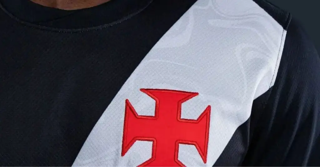 Vasco contratando o volante Vitor Carvalho tem confirmação hoje(17) no RJ