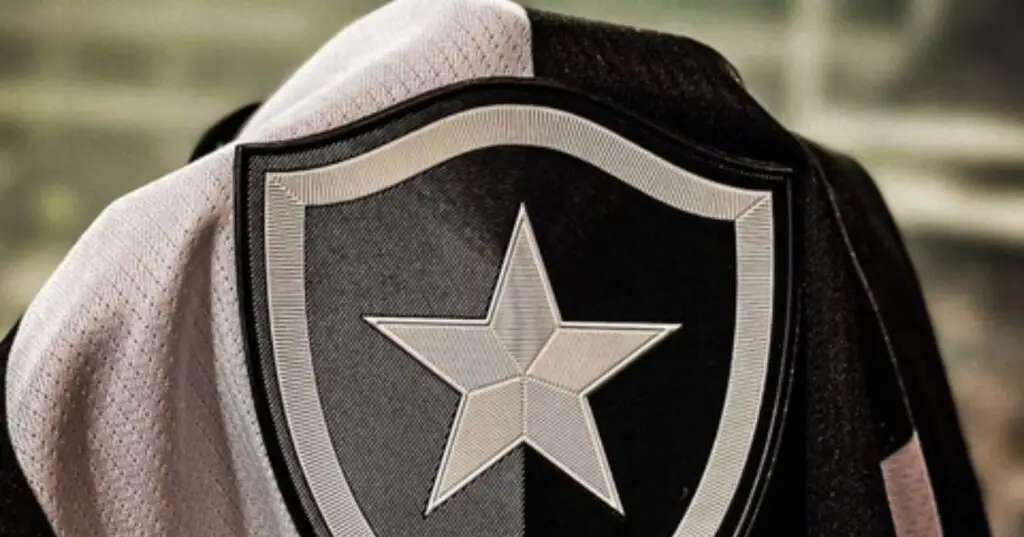 YouTube-2.jpg" alt="Franclim no Botafogo - Foto: YouTube" class="wp-image-2638069" srcset="https://s