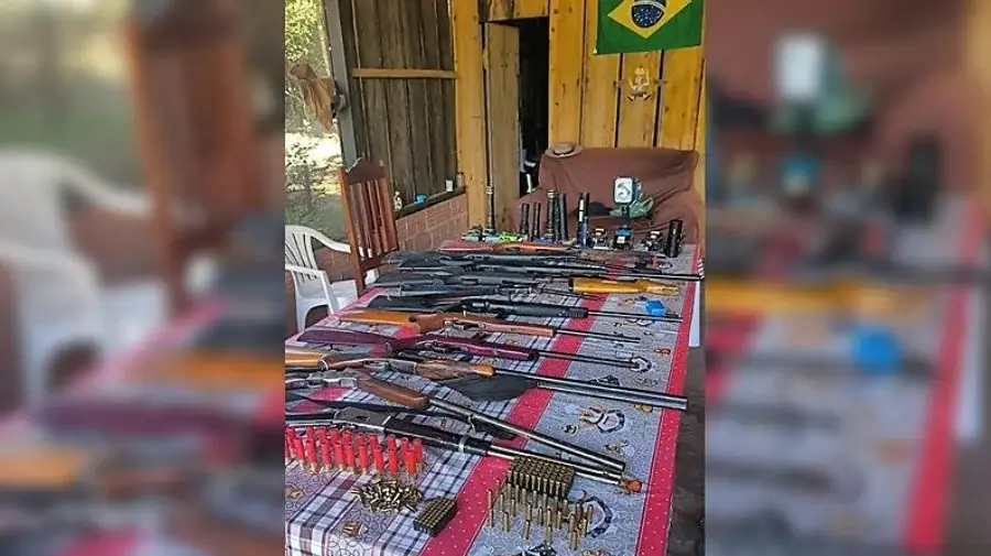 Arsenal clandestino e crimes ambientais são desmantelados em operação policial