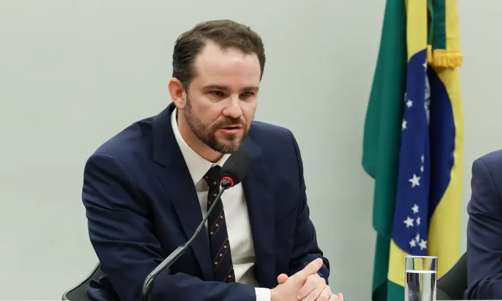 Dario Durigan aponta que dívida brasileira é inferior à de grandes potências mundiais