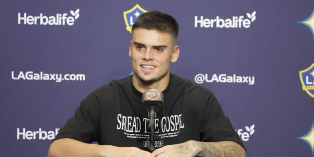 Internet" class="wp-image-2492713" srcset="https://statics.otvfoco.com.br/2025/09/cruzeiro-6-1-966x5