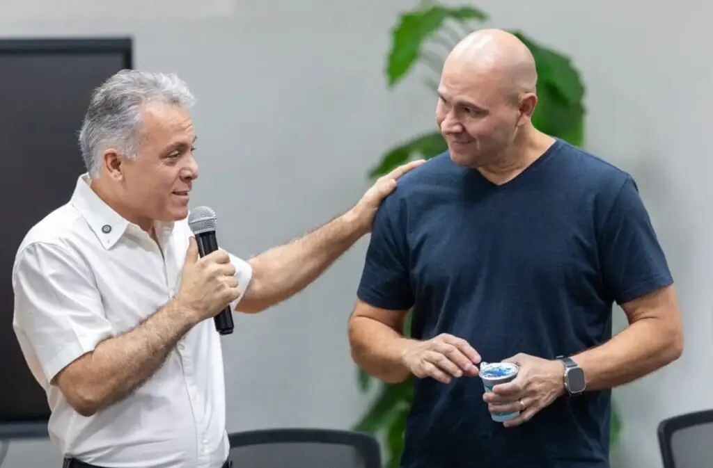 Abilio Brunini mantém Reginaldo Teixeira na Educação e altera comando da pasta de Obras