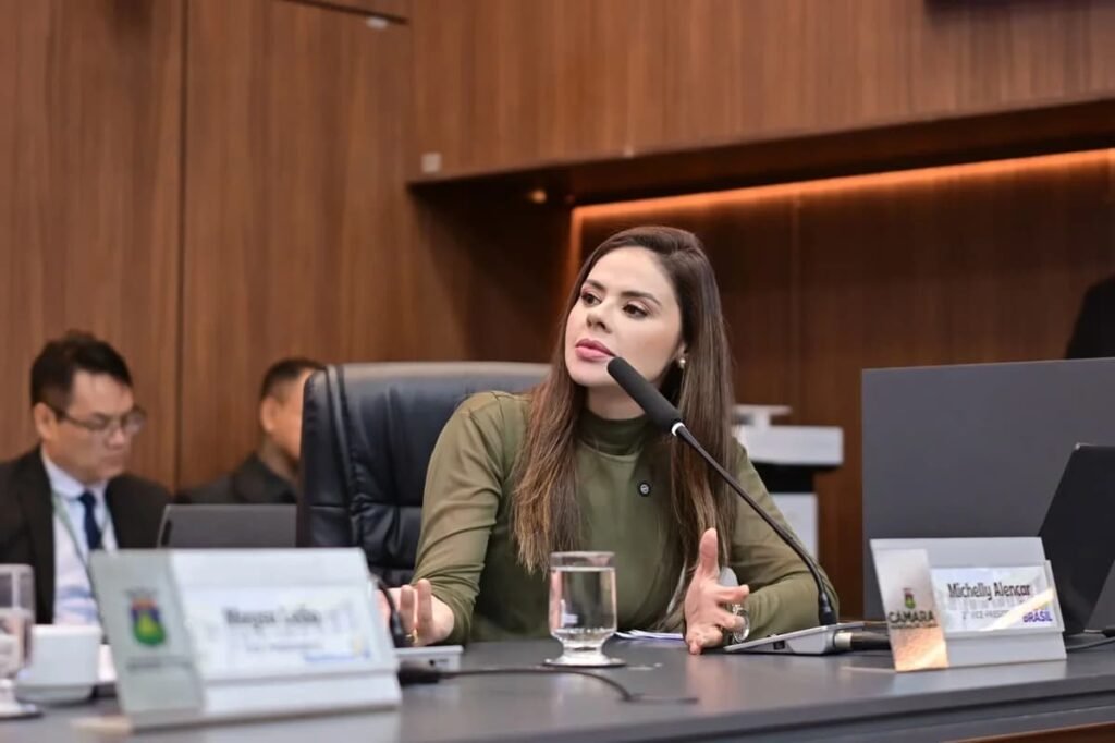 Michelly Alencar contesta interferência de Abílio Brunini na Câmara de Cuiabá