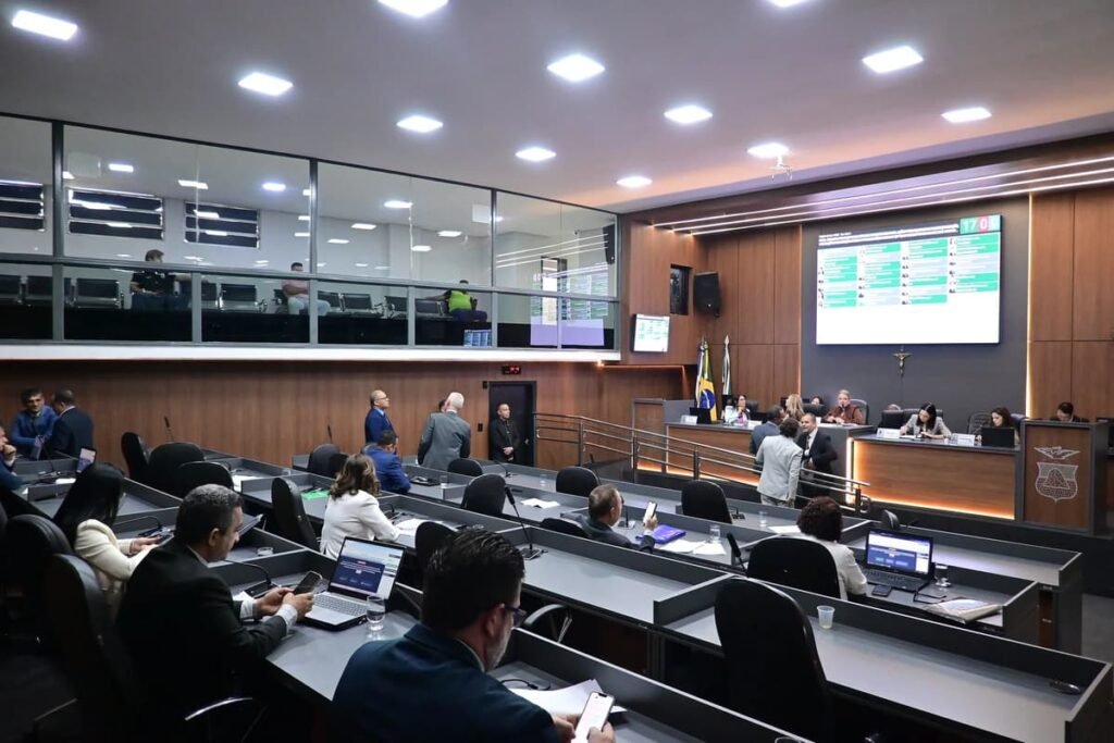 Chico 2000 trava votação na Câmara de Cuiabá que ajustaria eleição da Mesa Diretora ao STF