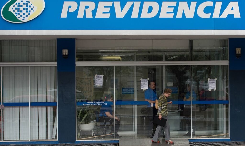 Governo libera R$ 547 milhões para ressarcir descontos indevidos no INSS