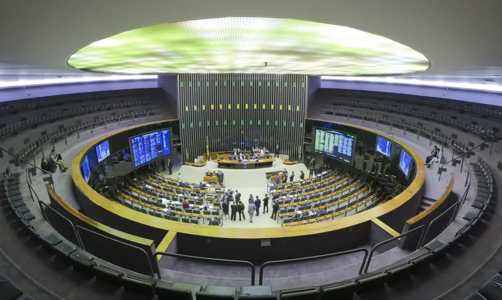 Câmara dos Deputados nega ao STF qualquer irregularidade em emendas parlamentares