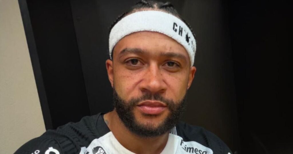 Memphis Depay entra na mira do Flamengo enquanto negocia renovação com Corinthians
