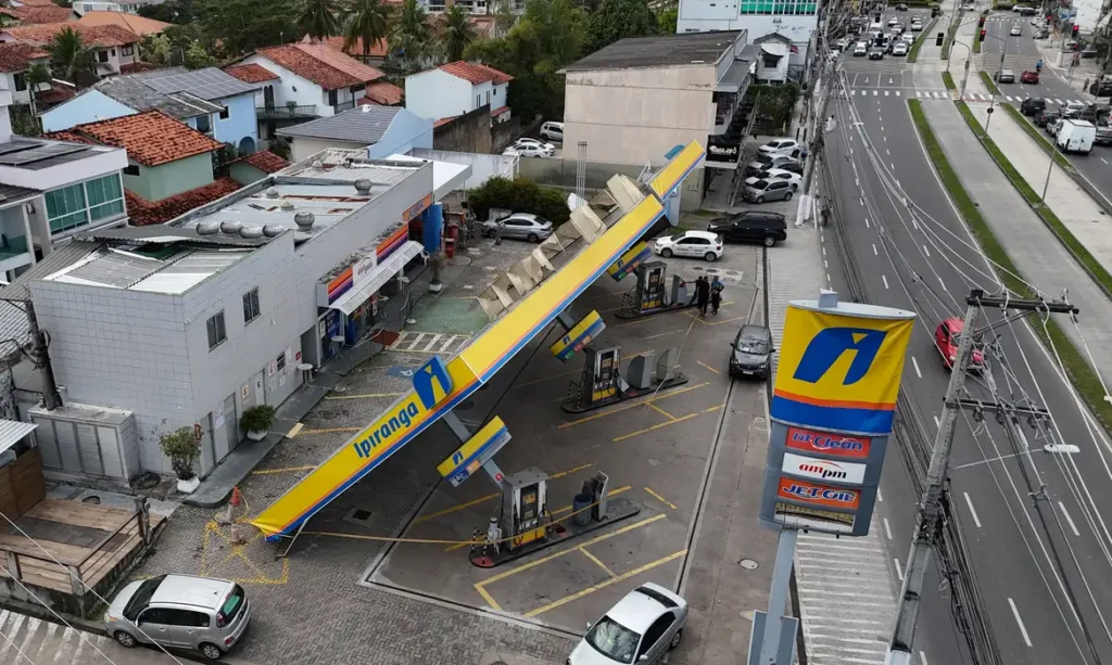 Polícia investiga mortes por choque elétrico após ventania no Rio de Janeiro