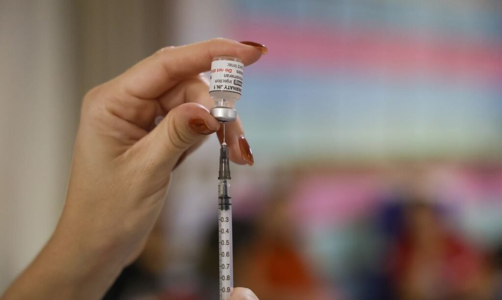 Vacinação contra HPV reduz prevalência do vírus pela metade no Brasil