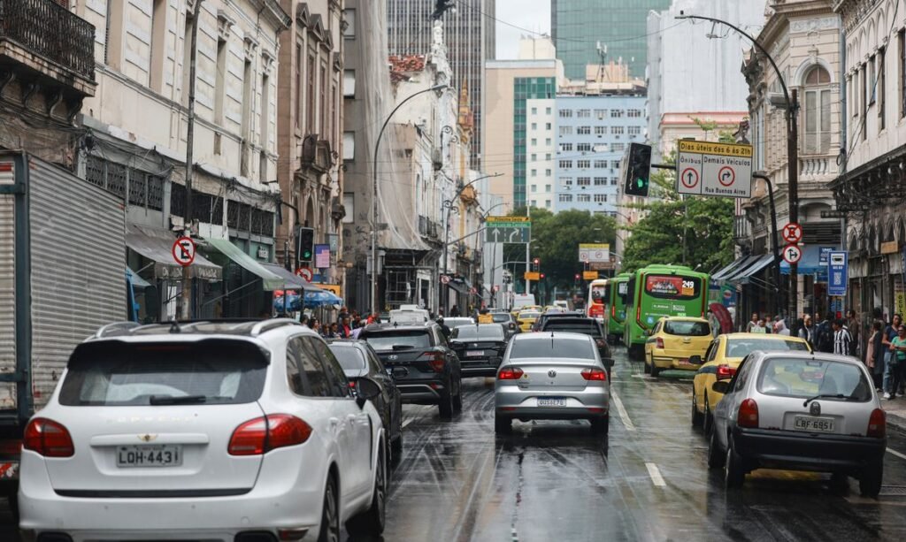Adesivos eleitorais em veículos podem causar cancelamento de apólices de seguro