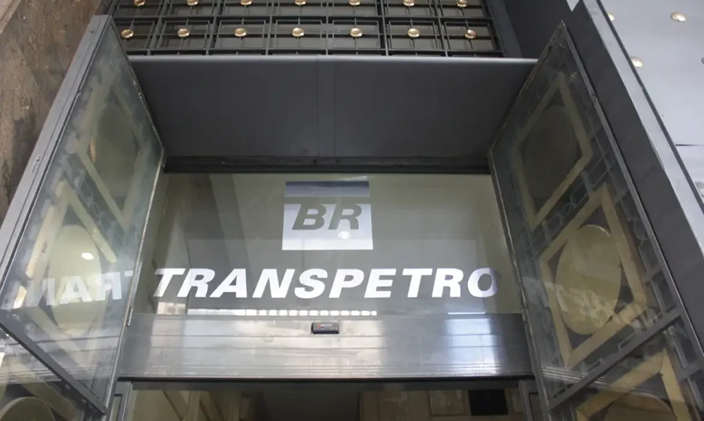 Transpetro oferece 281 vagas com salários de até R$ 15 mil e aceita inscrições até 14 de setembro