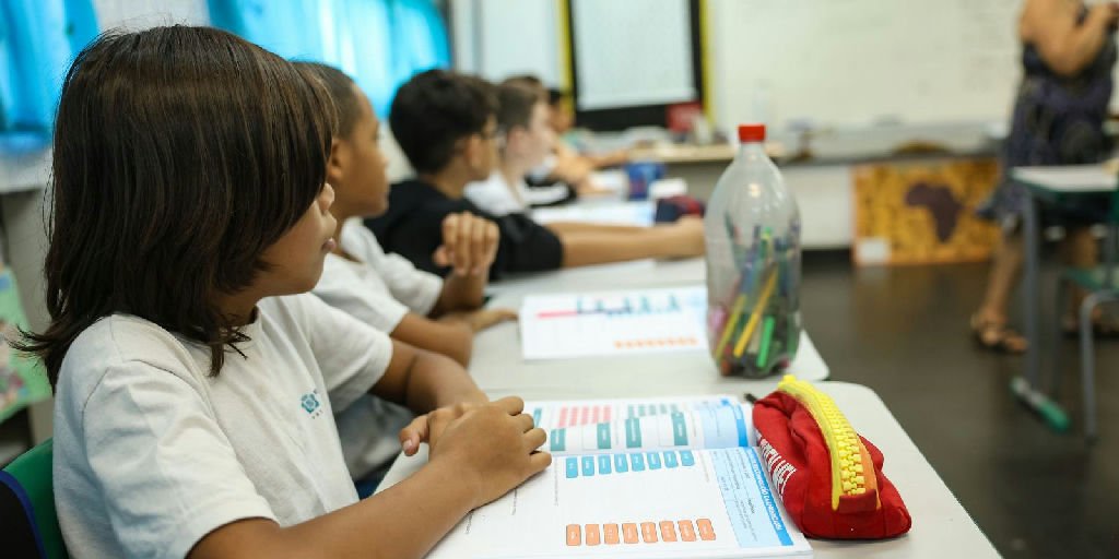MEC abre 8 mil vagas de pós-graduação gratuita para docentes da rede pública